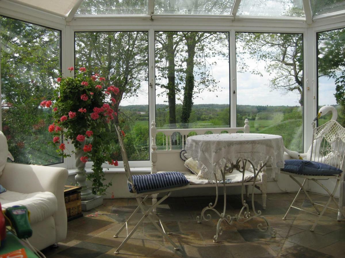 Folly Studio Bed And Breakfast Bungay Exterior photo